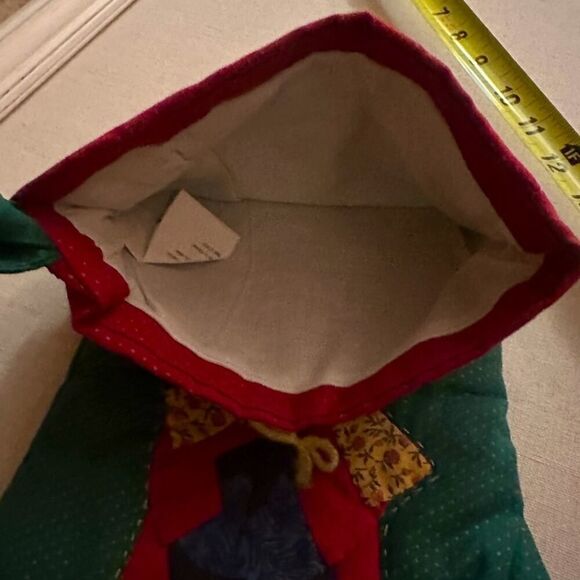 Vintage handsewn patchwork Christmas stocking with bows on shoes and coat - Picture 5 of 5